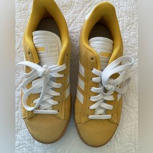 Adidas mustard yellow casual sneakers
